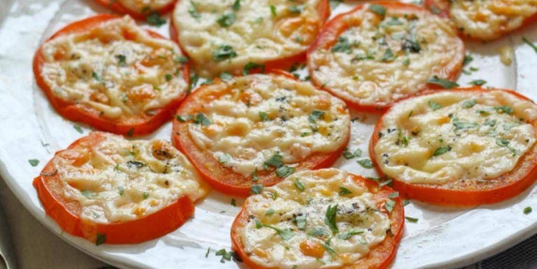 Les tomates cuites au Parmesan!