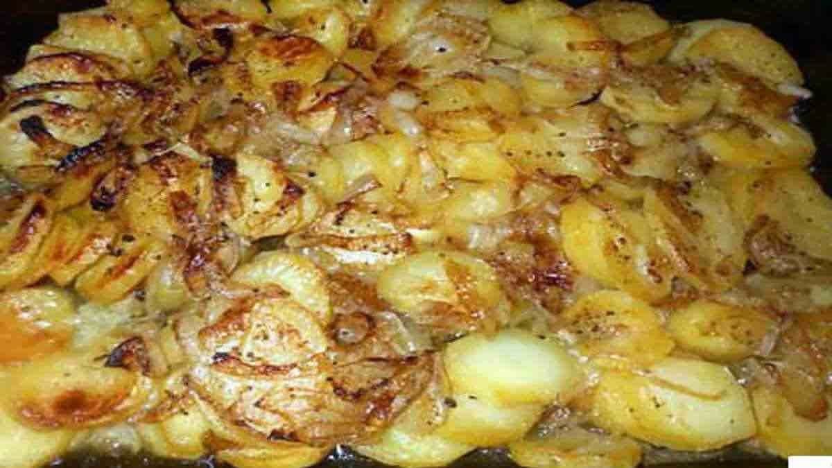 Pommes de terre boulangère au four