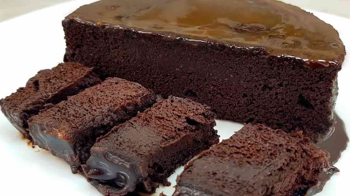 Gâteau au chocolat sans sucre ni farine