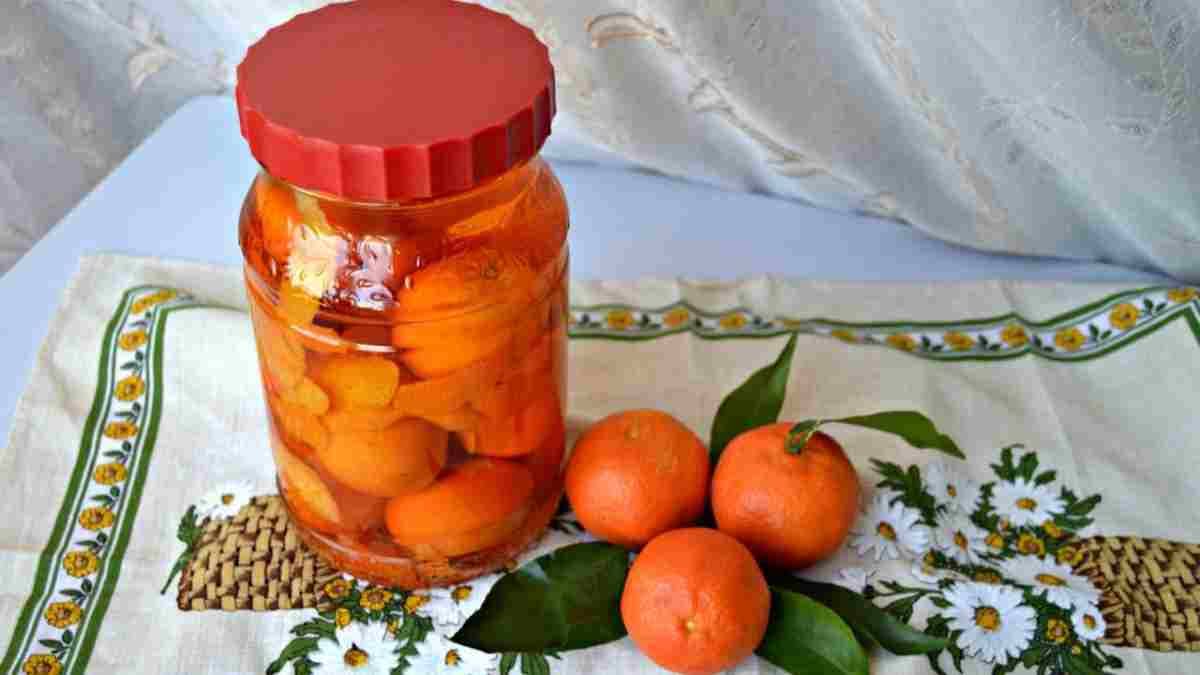 pelures-de-mandarine-mettez-le-tout-dans-un-pot-avec-du-vinaigre-vous-economisez-de-largent