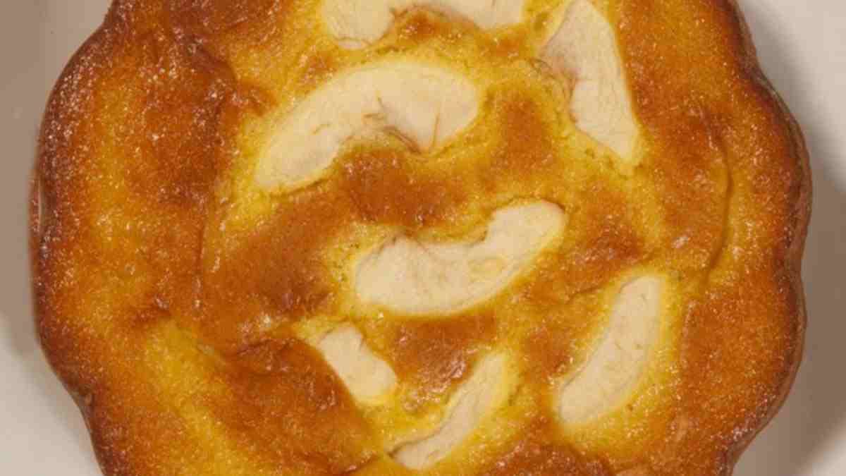 gateau-aux-pommes-et-au-yaourt-a-la-farine-de-pois-chiches-tres-moelleux-et-dietetique-seulement-150-kcal