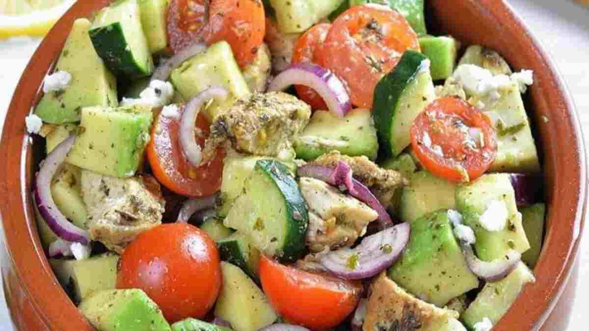 delicieuse-salade-degonfle-le-ventre-et-fait-perdre-du-poids