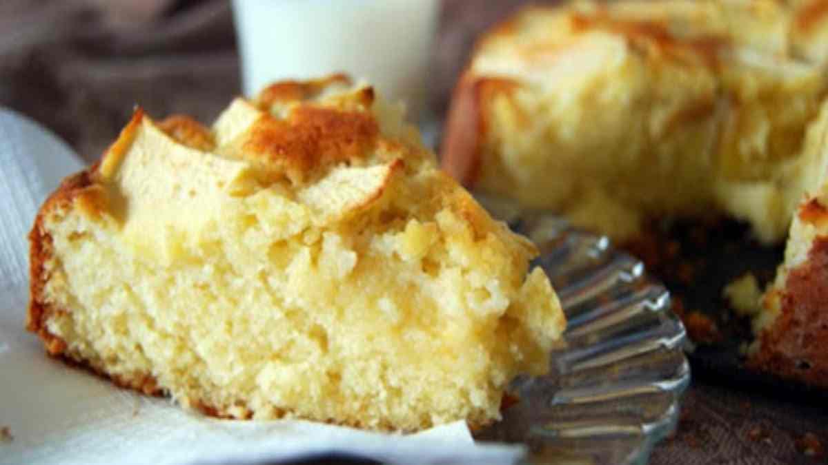 le-gateau-aux-pommes-et-au-yaourt-est-savoureux-moelleux-rapide-et-ne-contient-que-150-calories