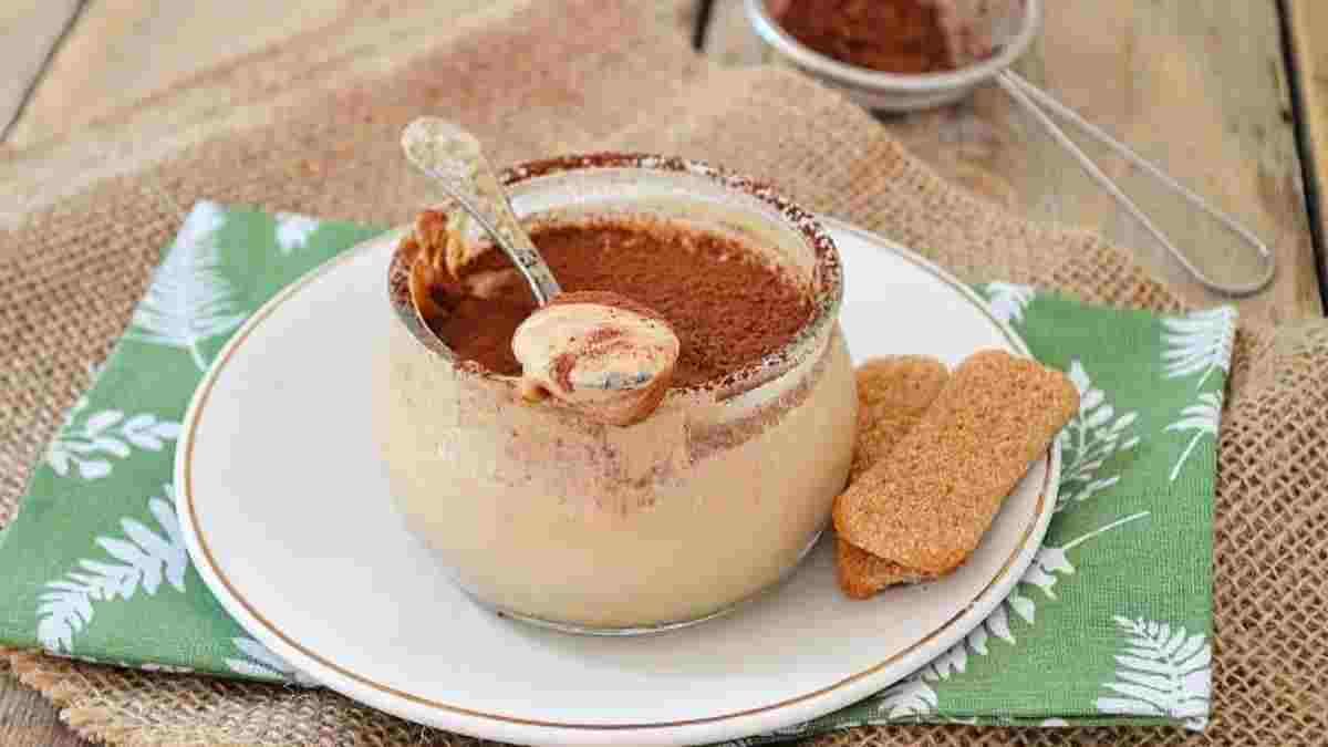 mousse-au-cafe-au-yaourt-grec-simple-et-unique-2