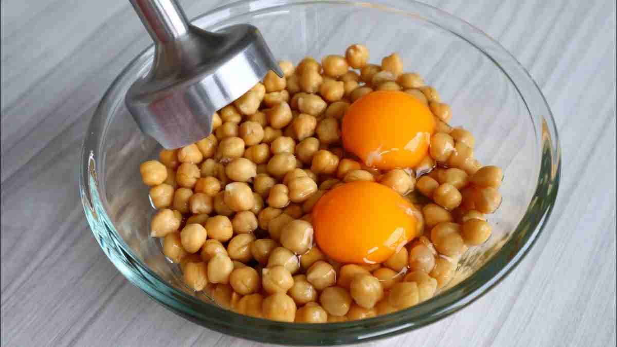 celeri-et-oeufs-je-les-melange-pour-preparer-un-diner-fantastique-pour-tous